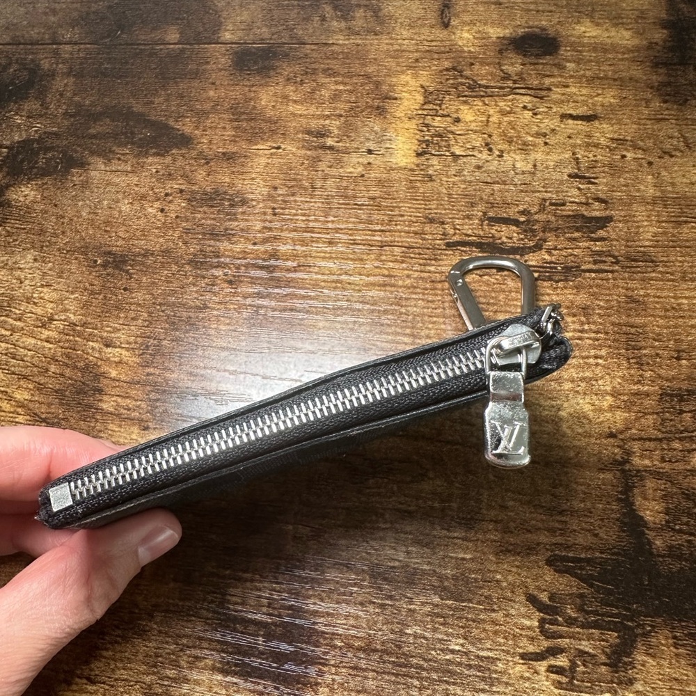 Louis Vuitton Damier Graphite Key Pouch - Picture 4 of 16